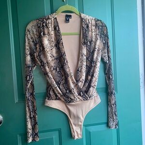 Windsor size small animal print body suit excellent condition